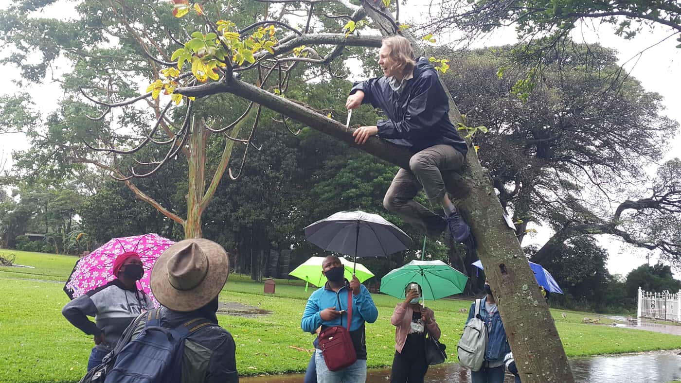 Student training through the SANBI-funded Sentinel Plant Project in South African botanical gardens