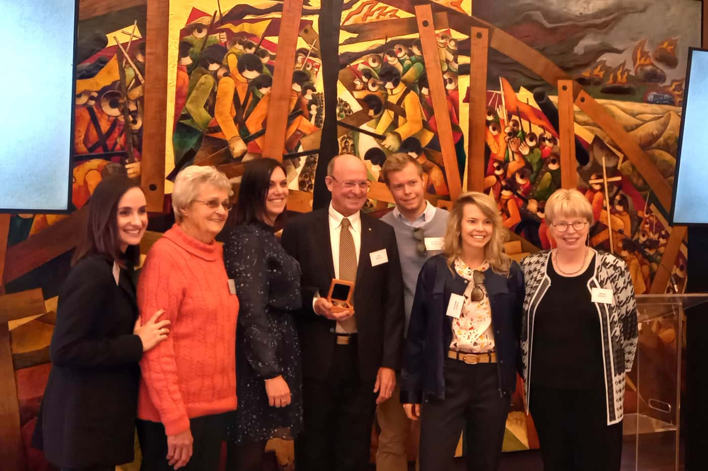 Mike Wingfield receives the prestigious Harry Oppenheimer Fellowship Award for 2021