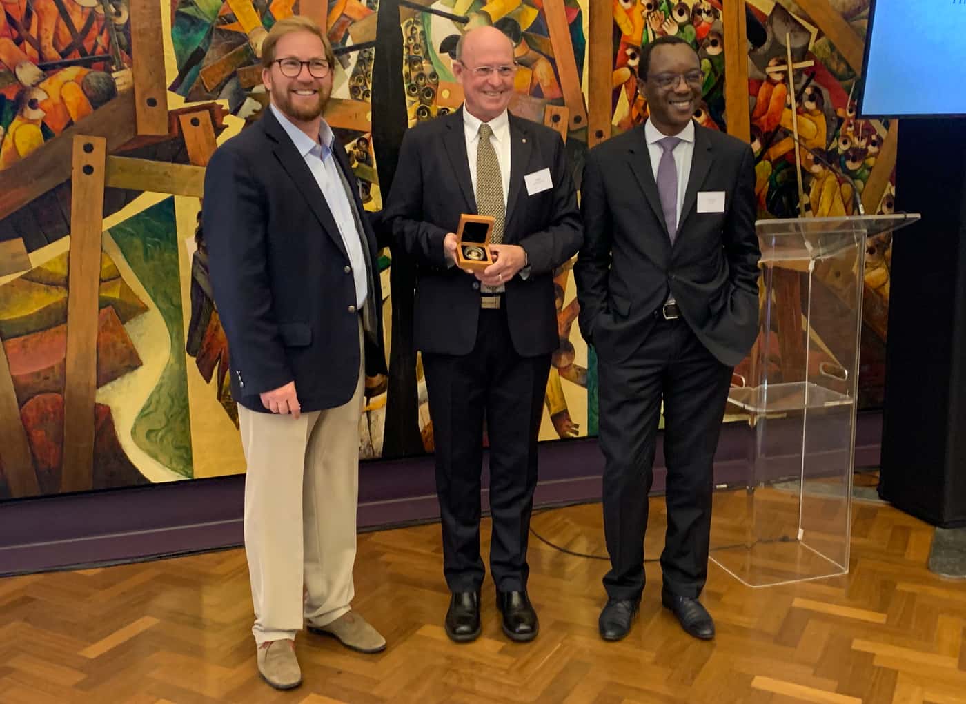 Mike Wingfield receives the prestigious Harry Oppenheimer Fellowship Award for 2021