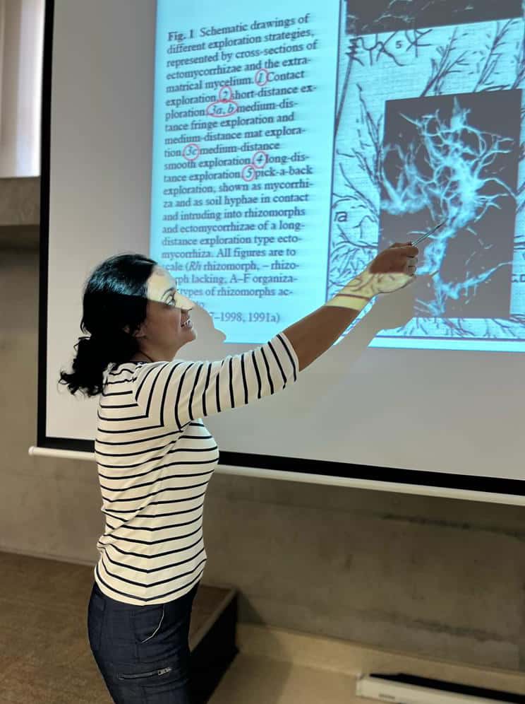 Microscopy techniques training for visiting graduate students