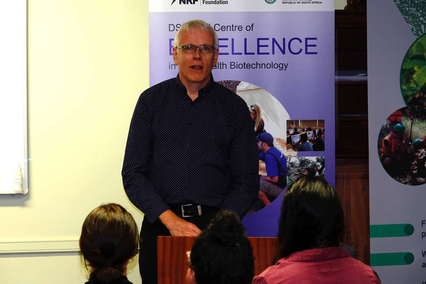 Professor André Drenth visits FABI