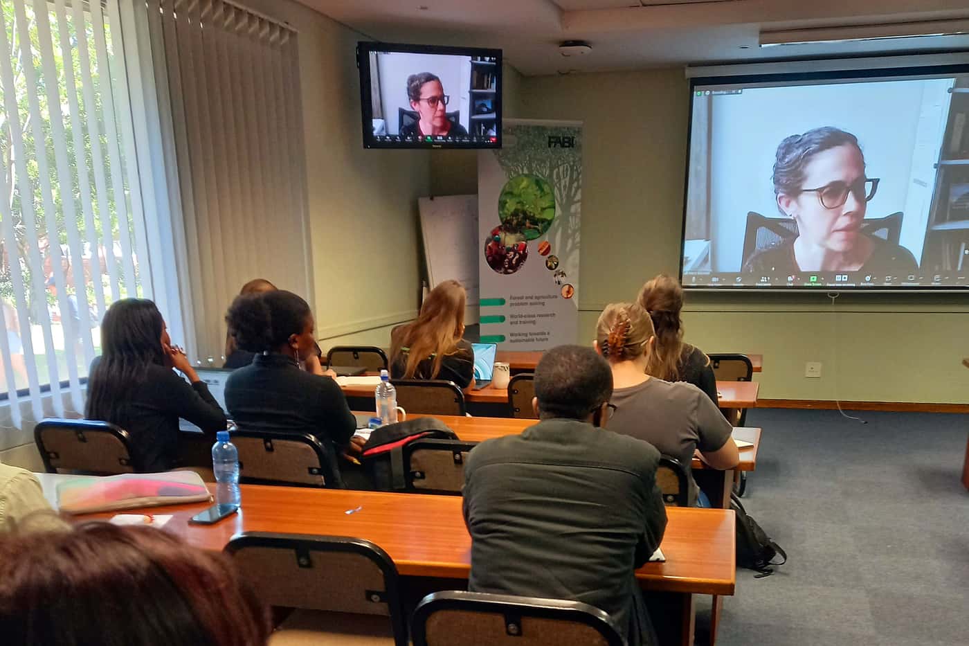 FABI hosts eLife Senior Editor at publishing workshop