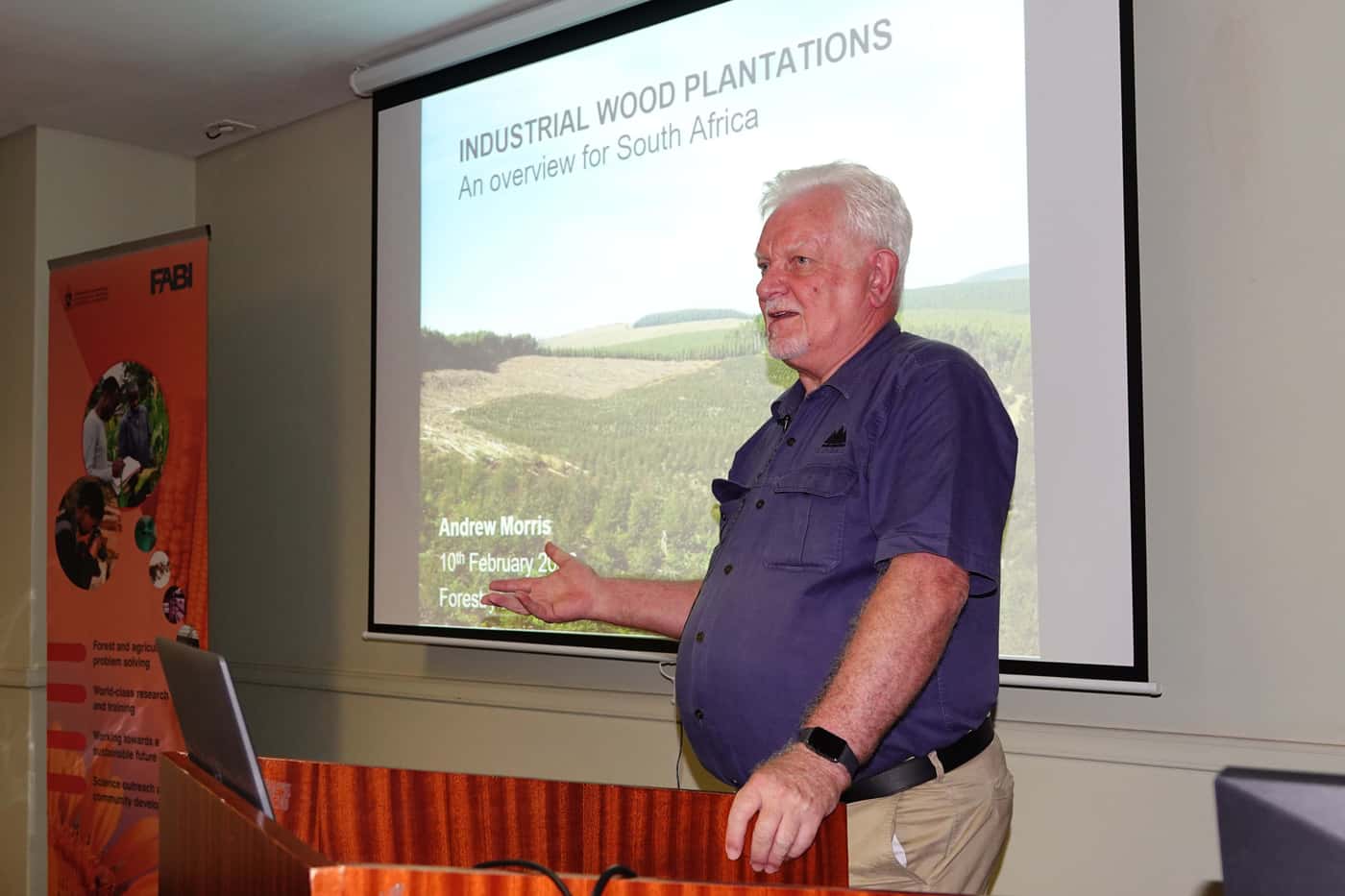 Dr Andrew Morris presents an introduction to forestry course in FABI