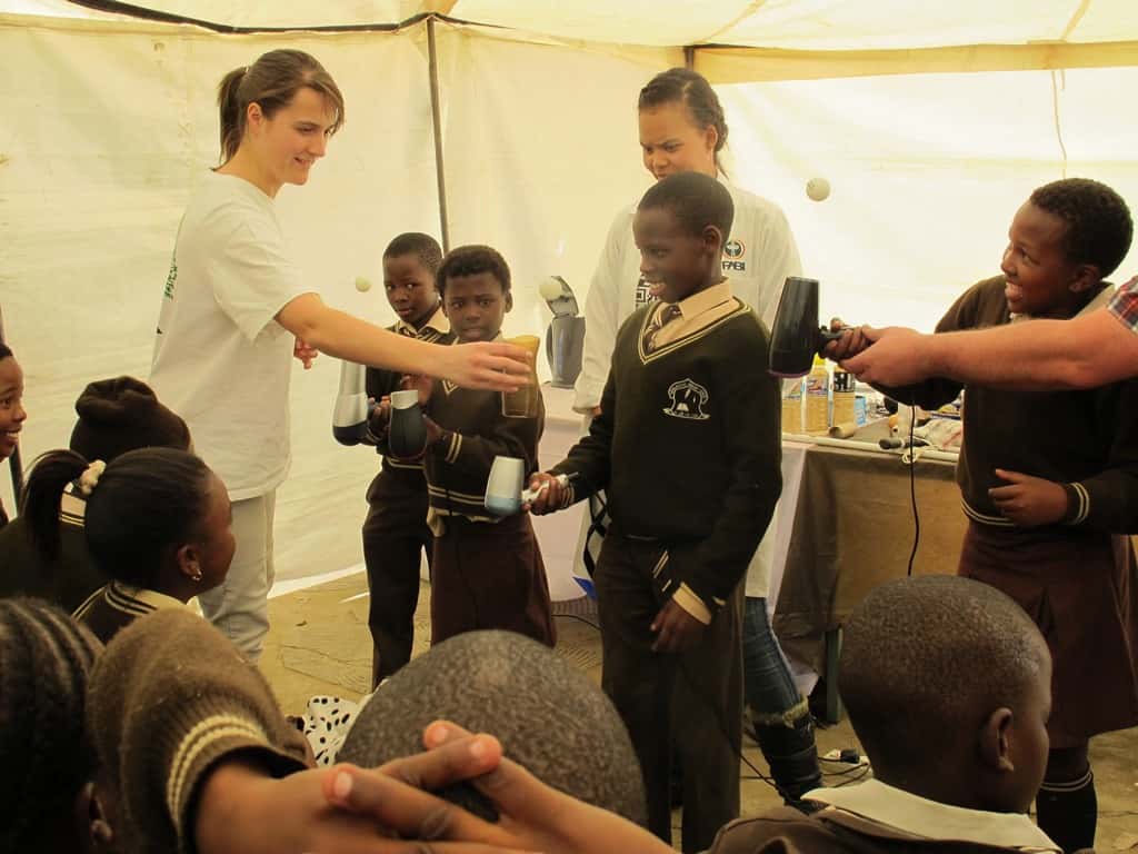 Science trumps magic at 2016 National Science Week!