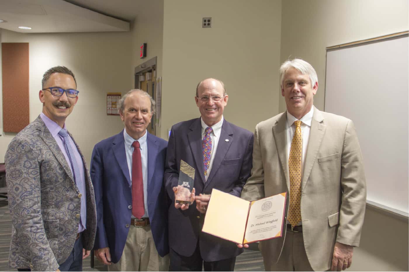 FABI Director receives Leadership Award