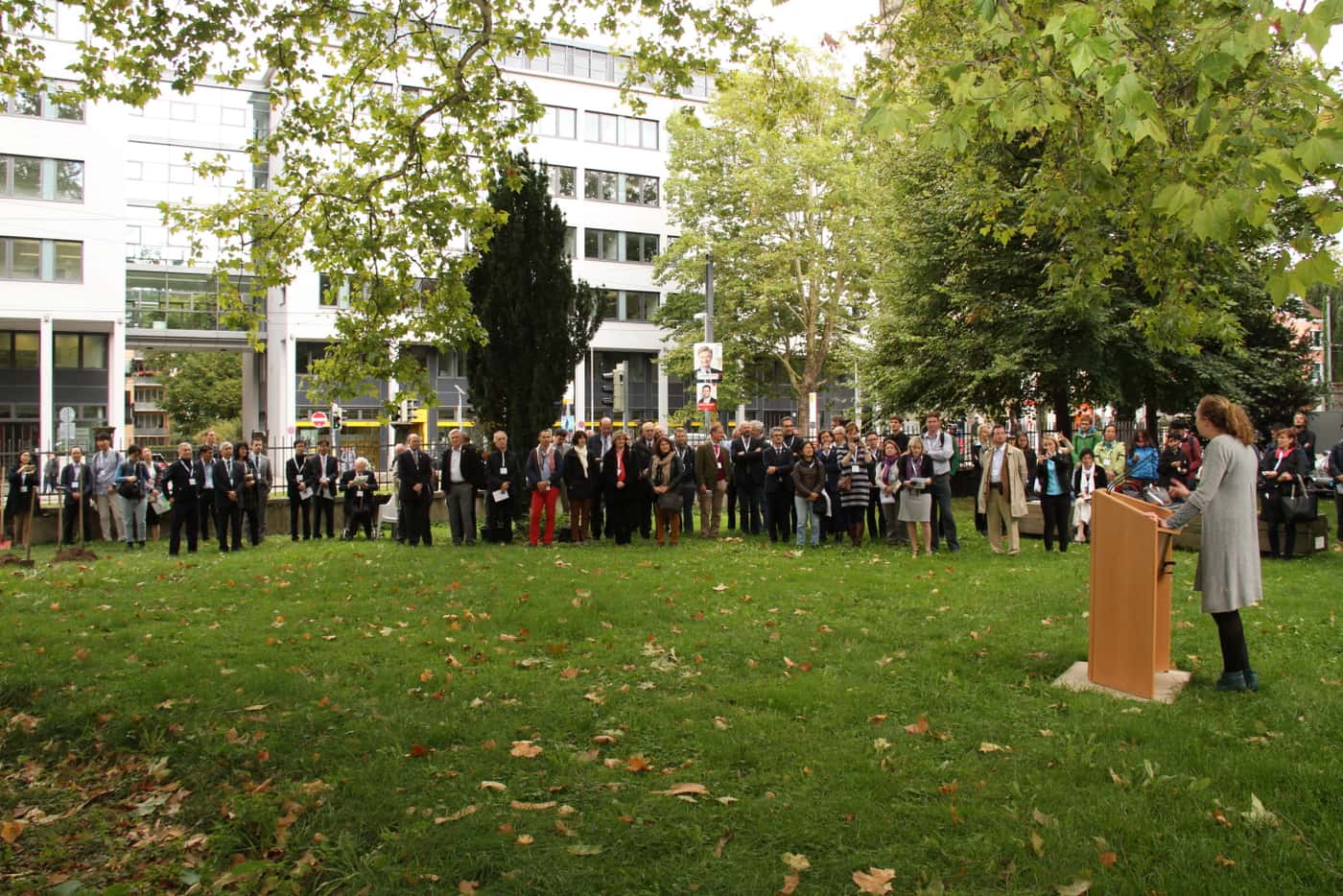 IUFRO President officiates at tree planting ceremony