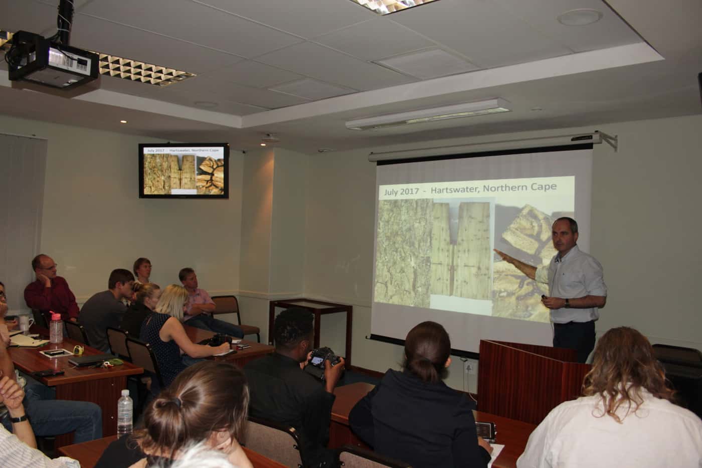 The impact of the Polyphagous Shothole Borer in South Africa explained in a public seminar at FABI