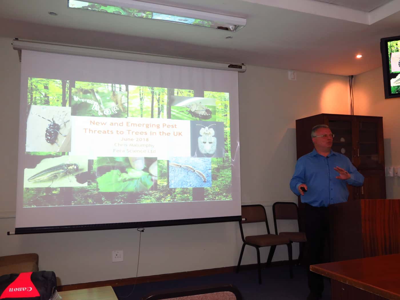 Visiting entomologist introduces FABIans to invasive exotic insect pests in the UK at a special semi
