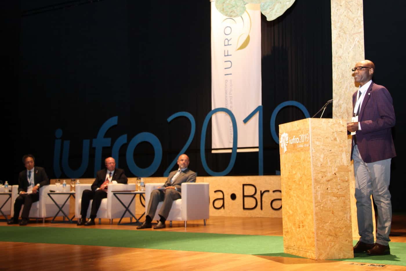 IUFRO President Presents the Wangari Mathai Award for 2019