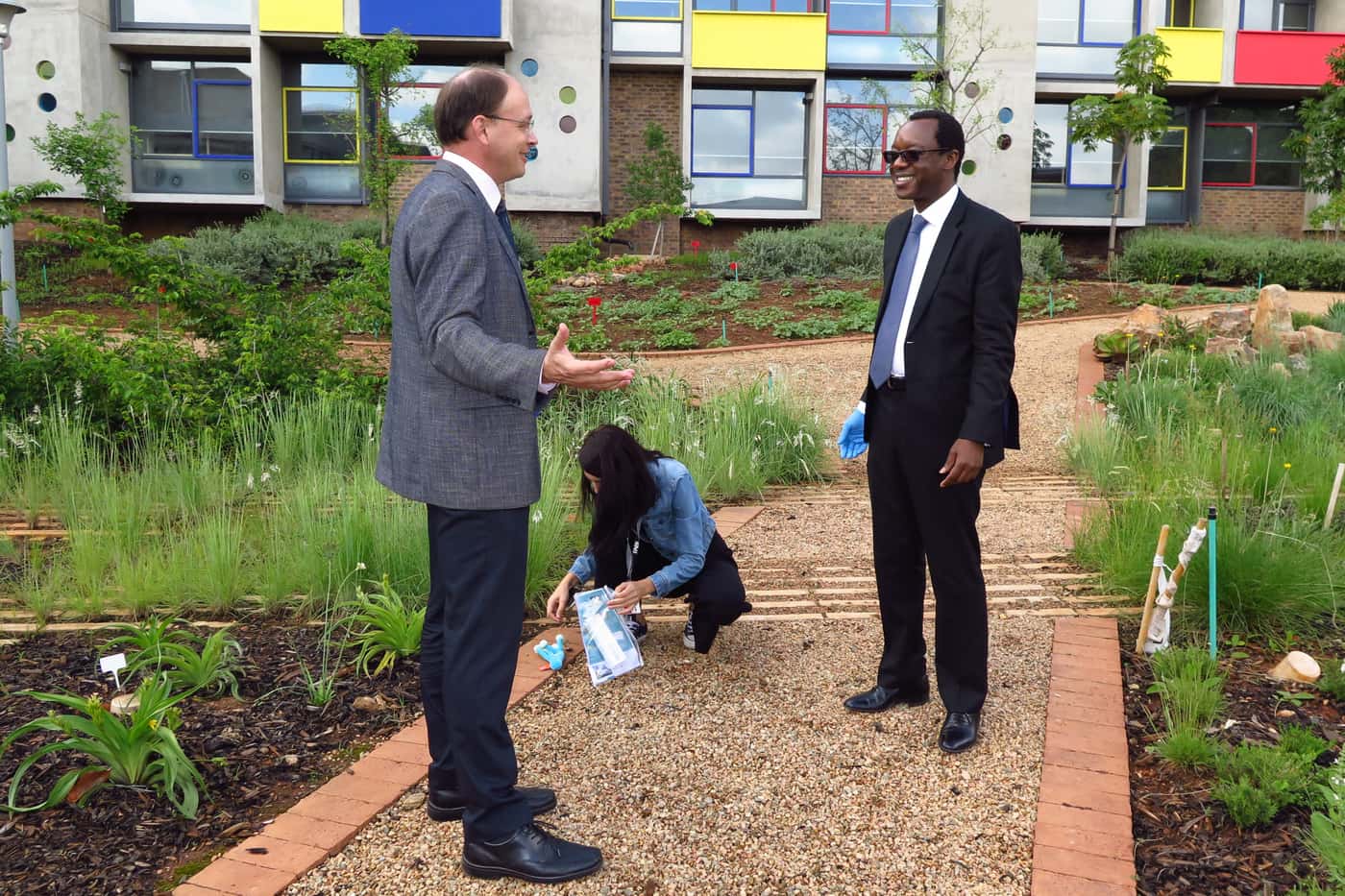University Vice-Chancellor participates in a fungal citizen science project