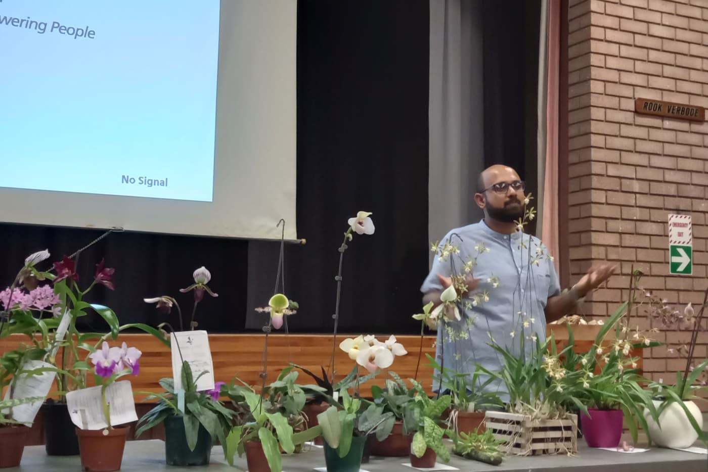 Fabian presents a seminar on mycorrhizal diversity at the North Gauteng Orchid society meeting