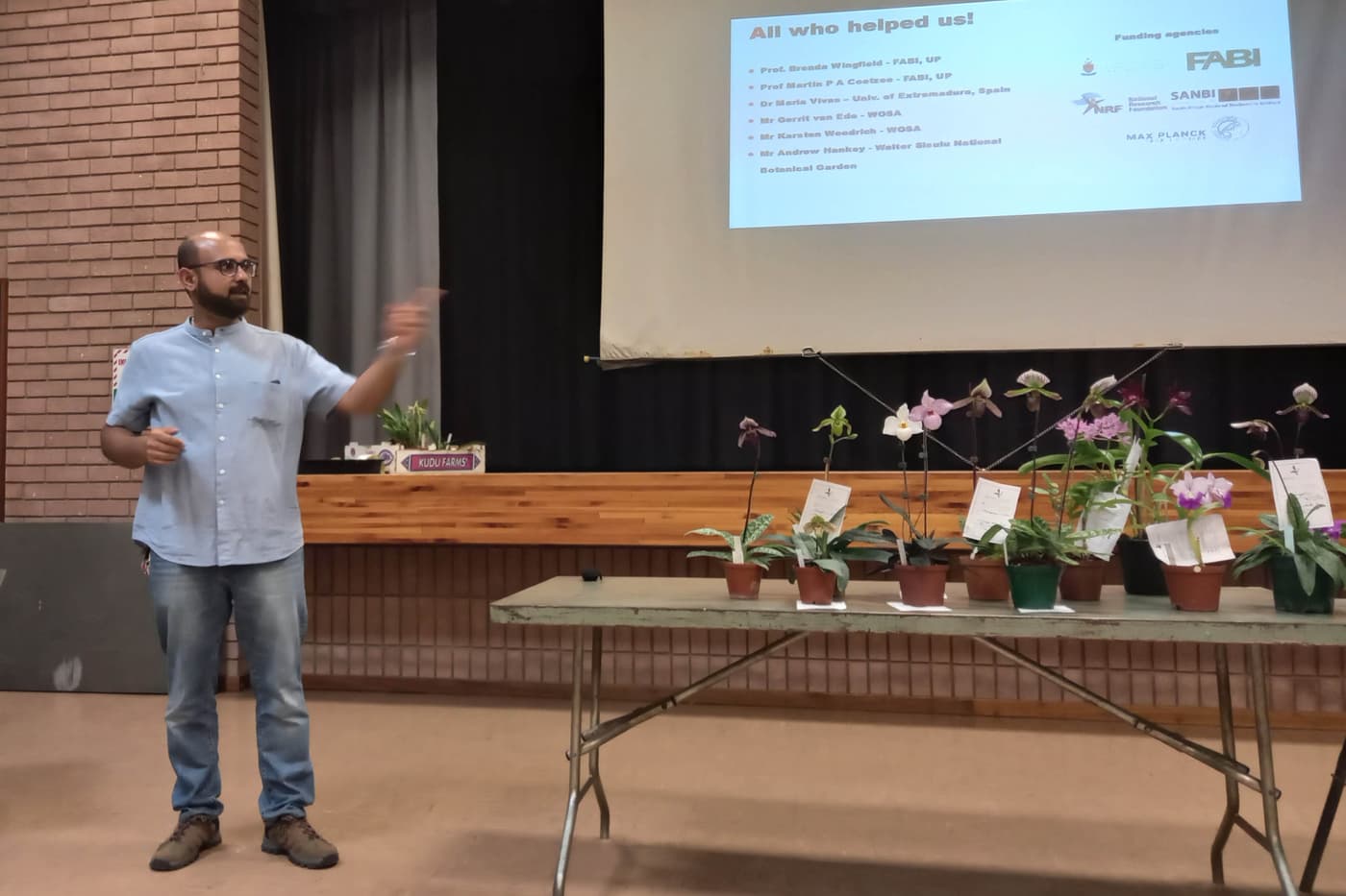 Fabian presents a seminar on mycorrhizal diversity at the North Gauteng Orchid society meeting