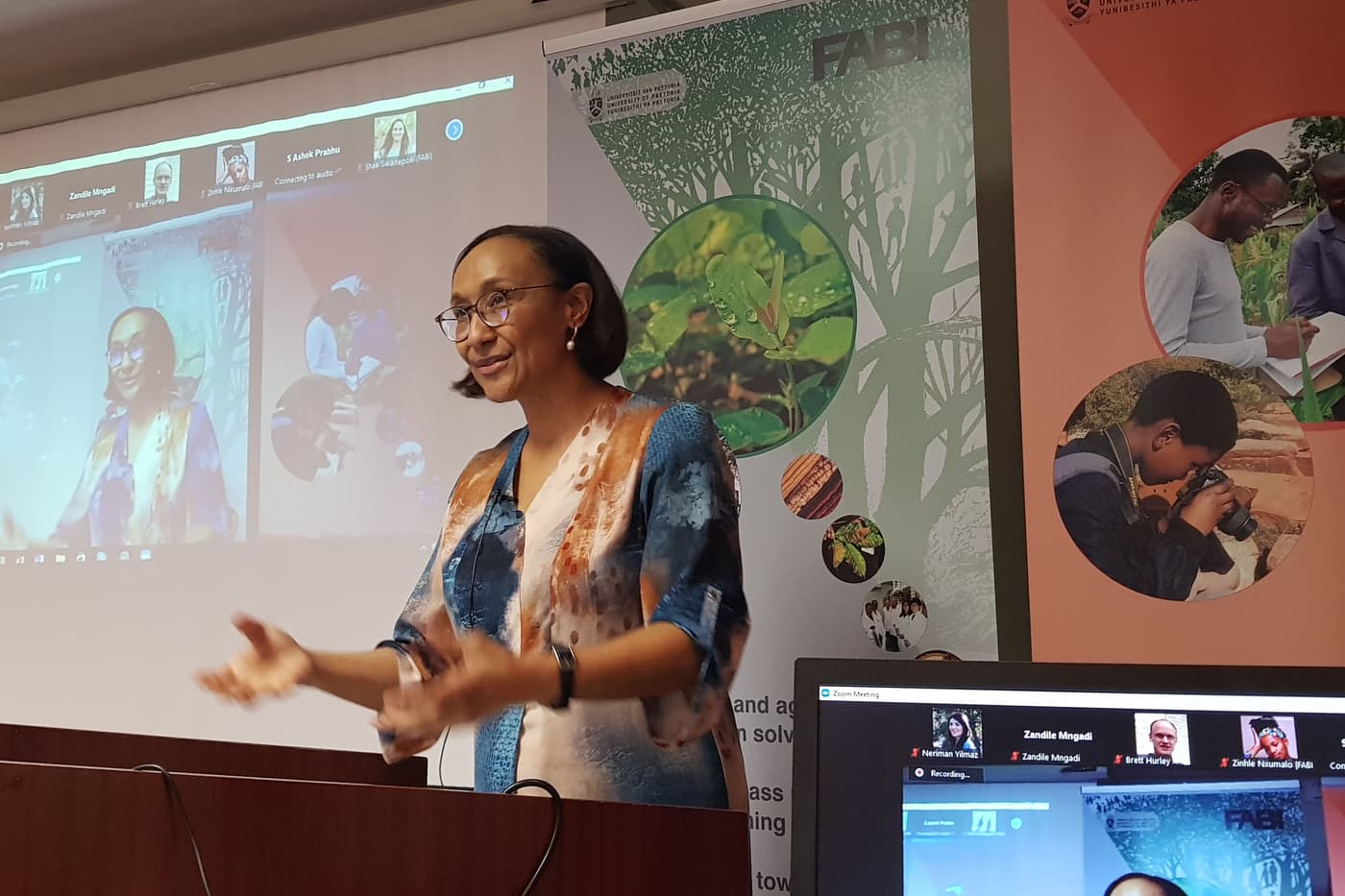 Senior Director of Research, Innovation & Postgraduate Education at UP visits FABI
