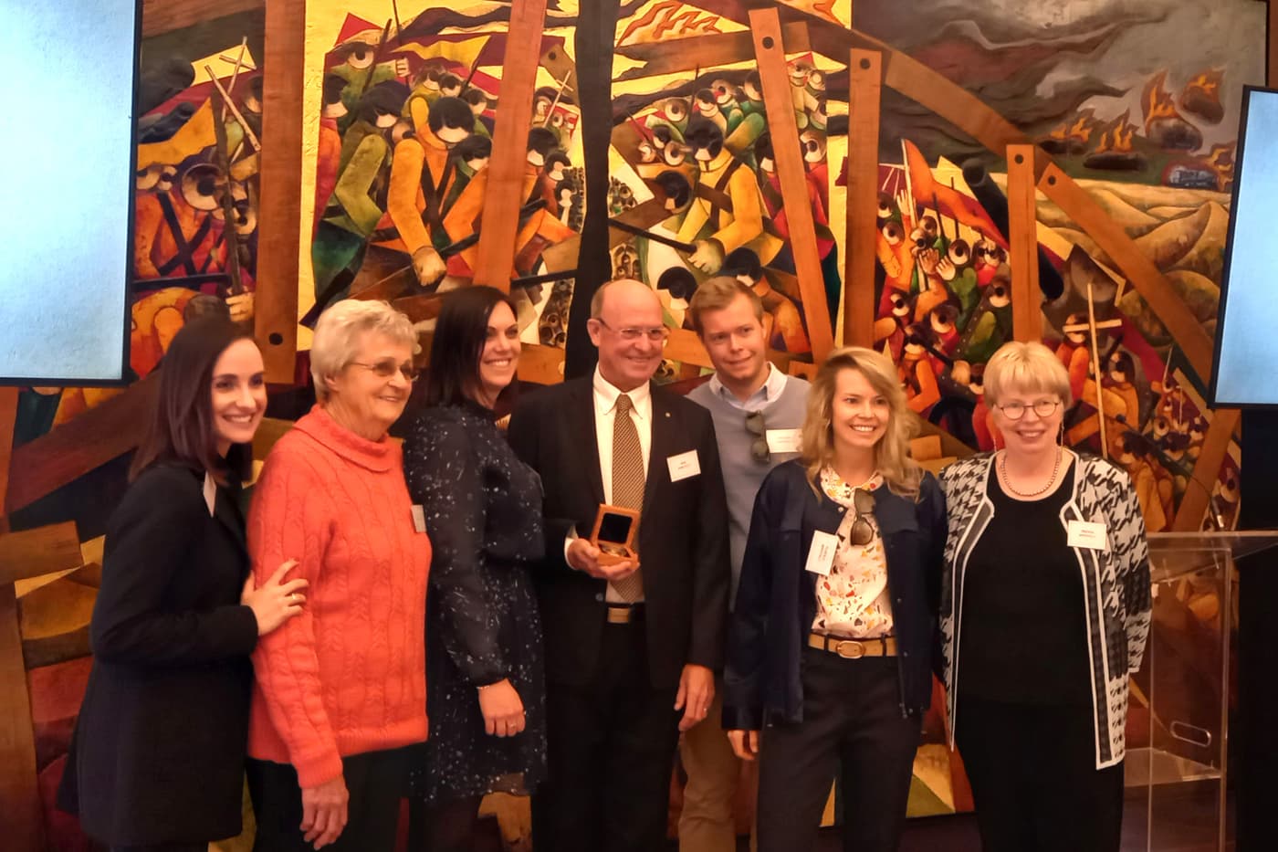 Mike Wingfield receives the prestigious Harry Oppenheimer Fellowship Award for 2021