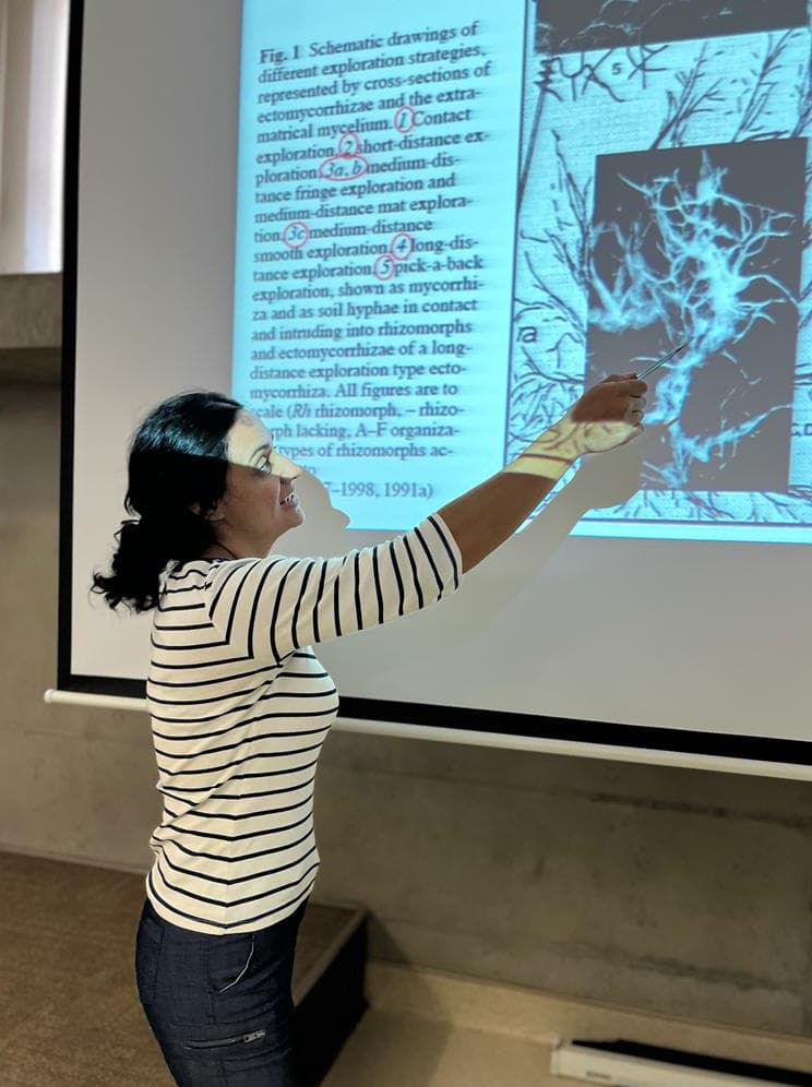 Microscopy techniques training for visiting graduate students