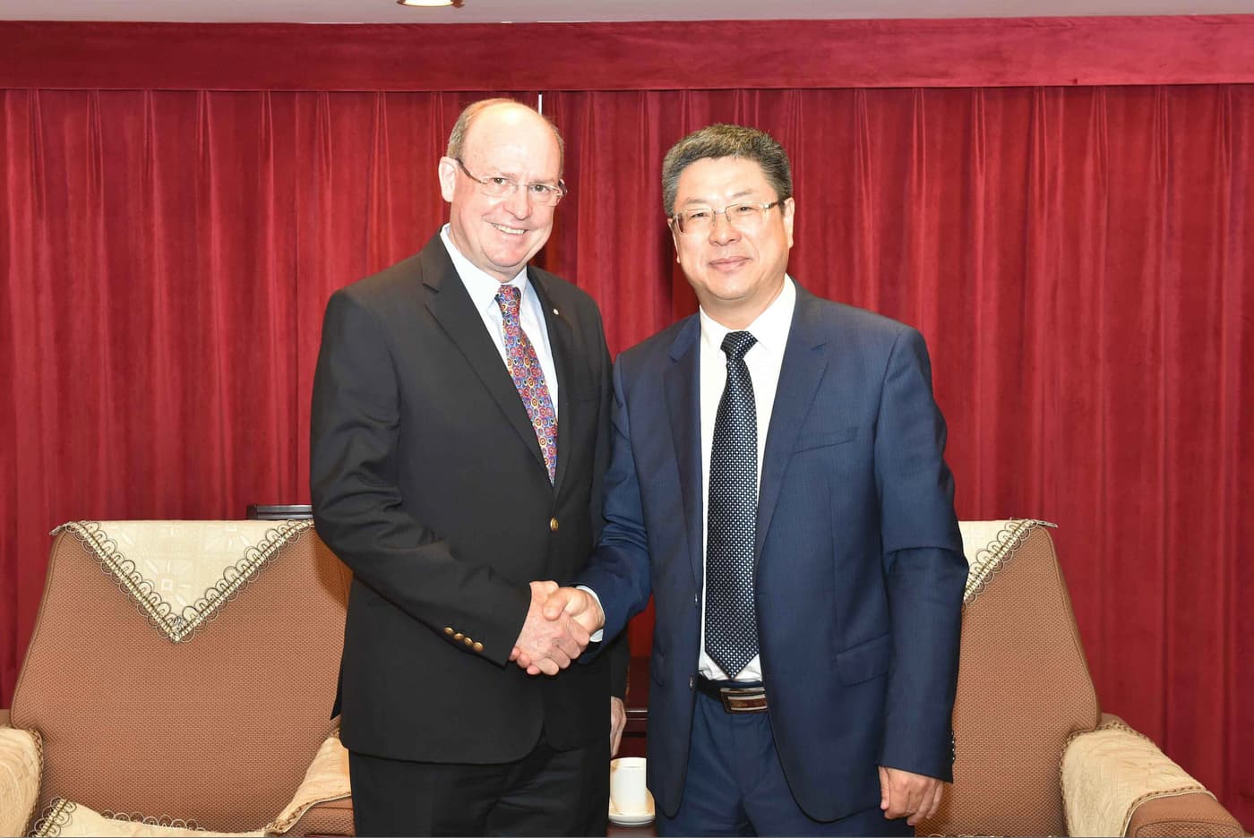 Professor Mike Wingfield receives the Chinese Government Friendship Award