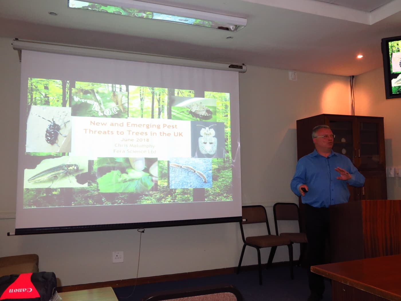 Visiting entomologist introduces FABIans to invasive exotic insect pests in the UK at a special semi