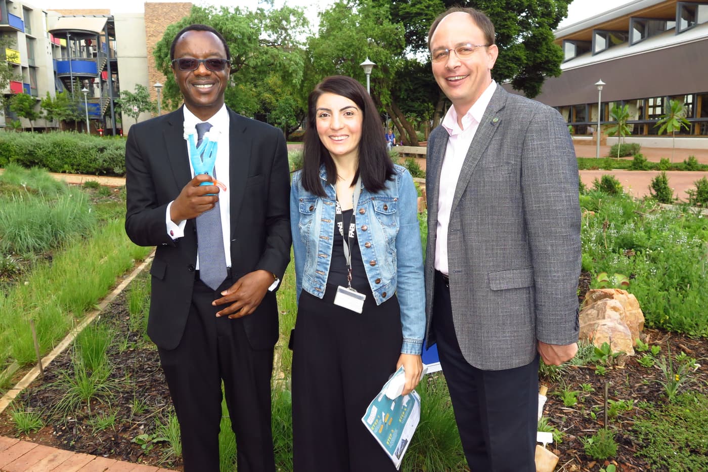 University Vice-Chancellor participates in a fungal citizen science project