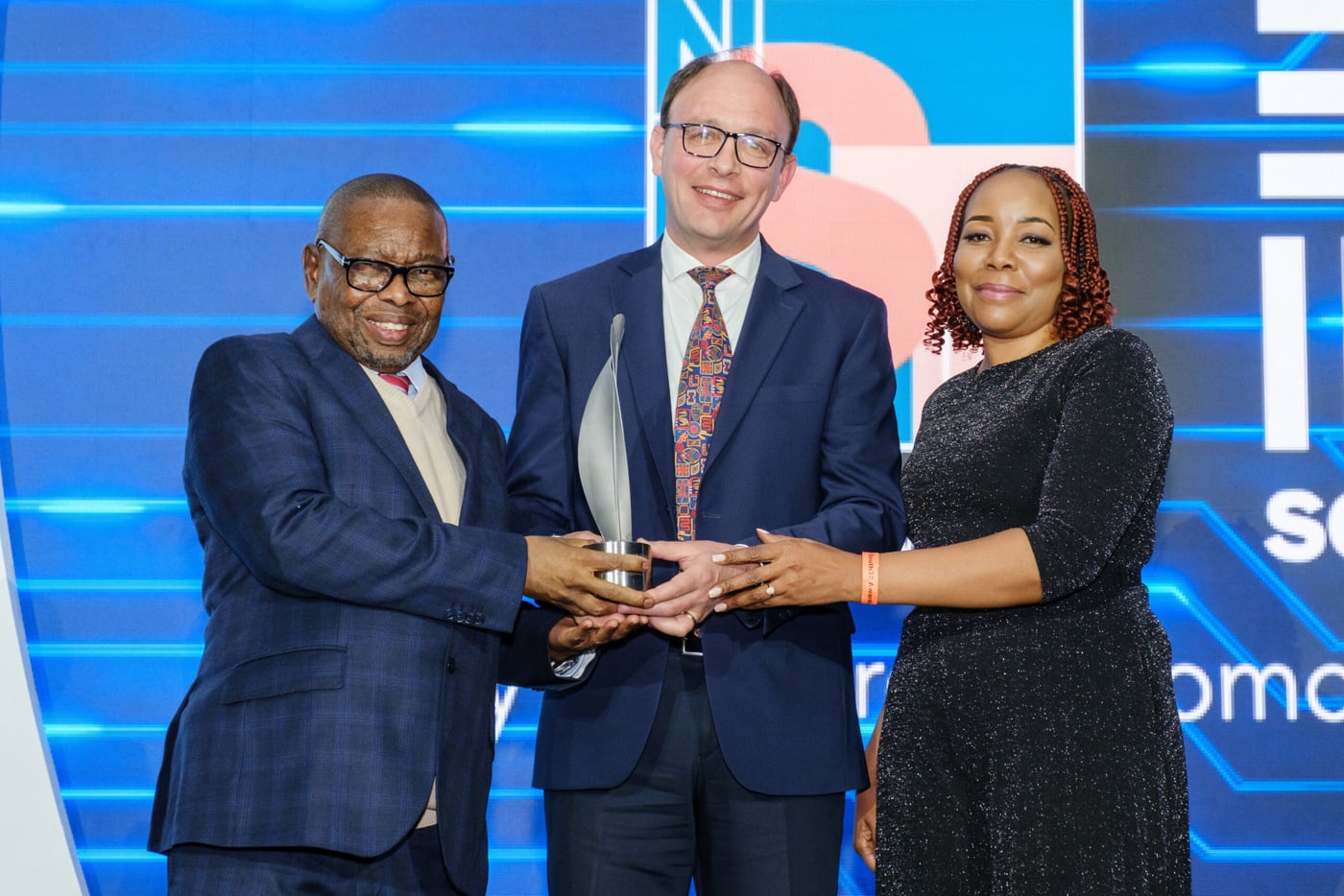 Prof. Bernard Slippers wins NSTF Management Award