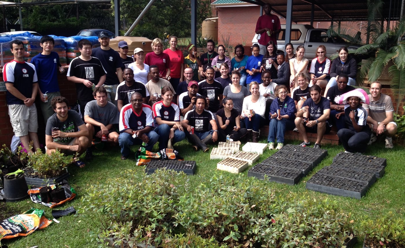 FABI students break a tree planting record!