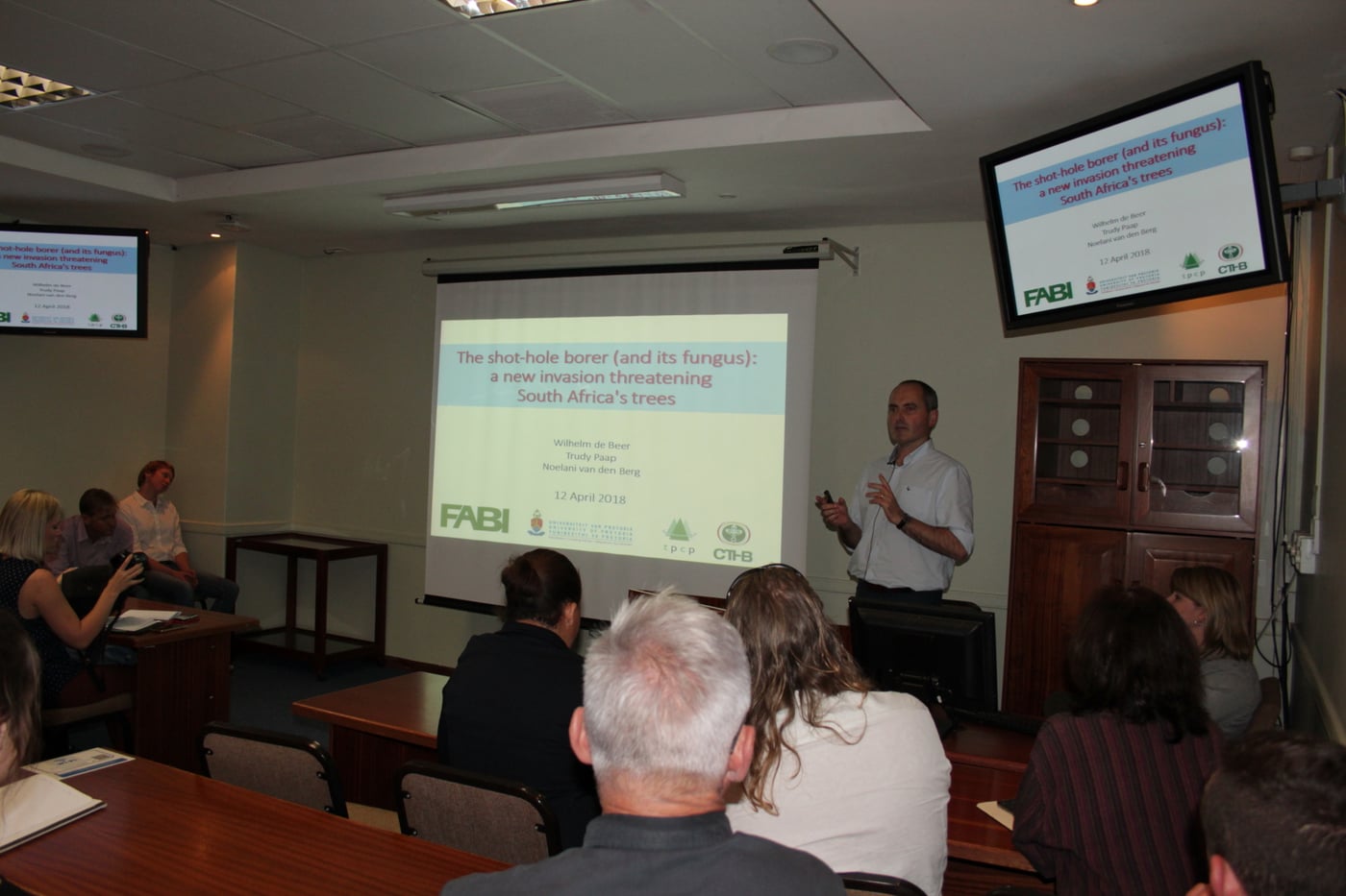 The impact of the Polyphagous Shothole Borer in South Africa explained in a public seminar at FABI